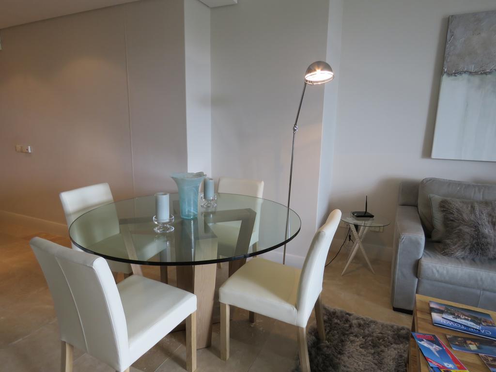 202 Kylemore A Waterfront Marina Cape Town Room photo